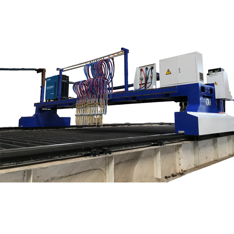 10.4 인치 CNC 다중 횃불 가스 절단기 F2300B 성화 웰드 플라스마 절단기